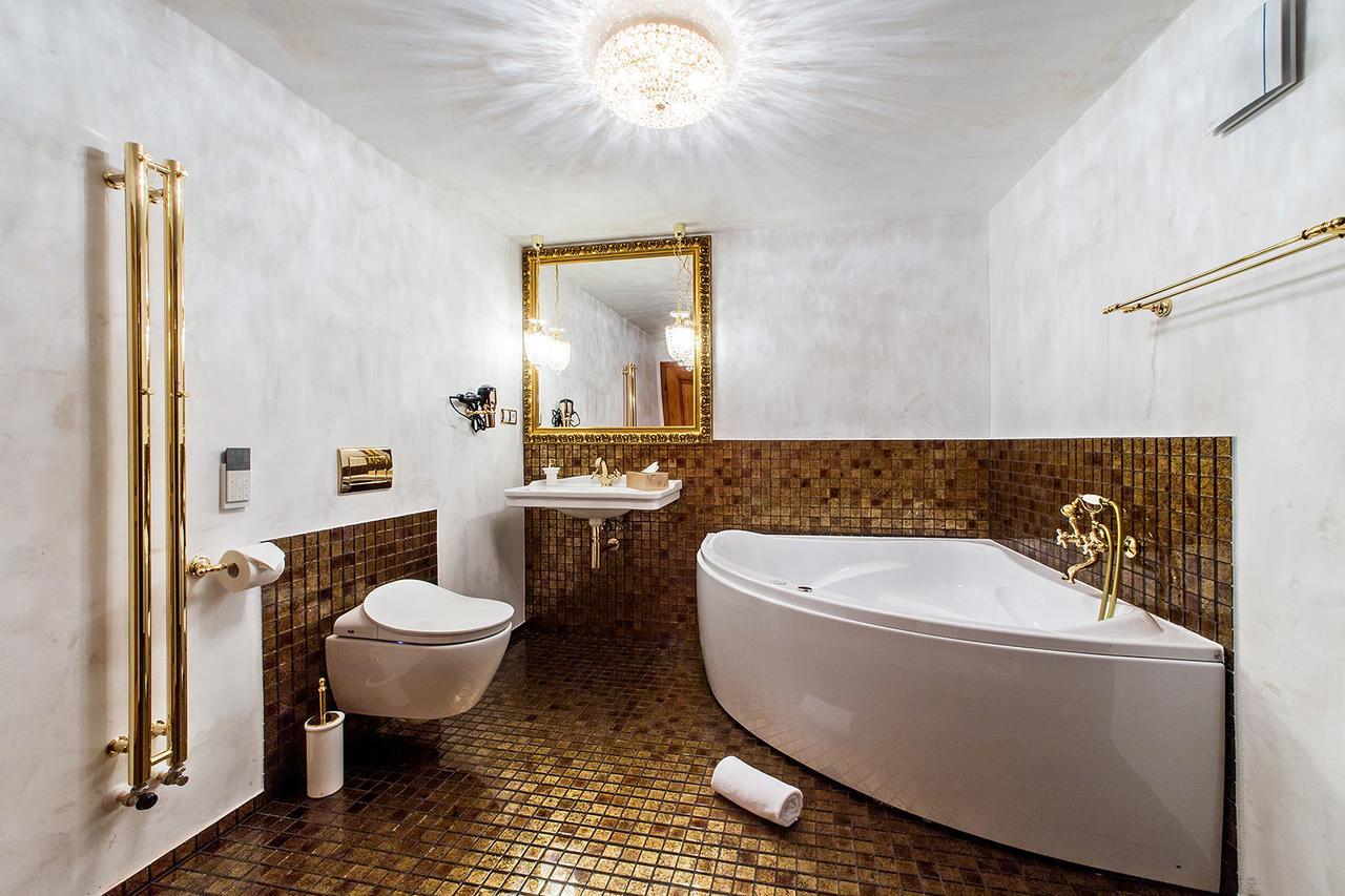 Arcadie Hotel & Apartments Cesky Krumlov Bagian luar foto
