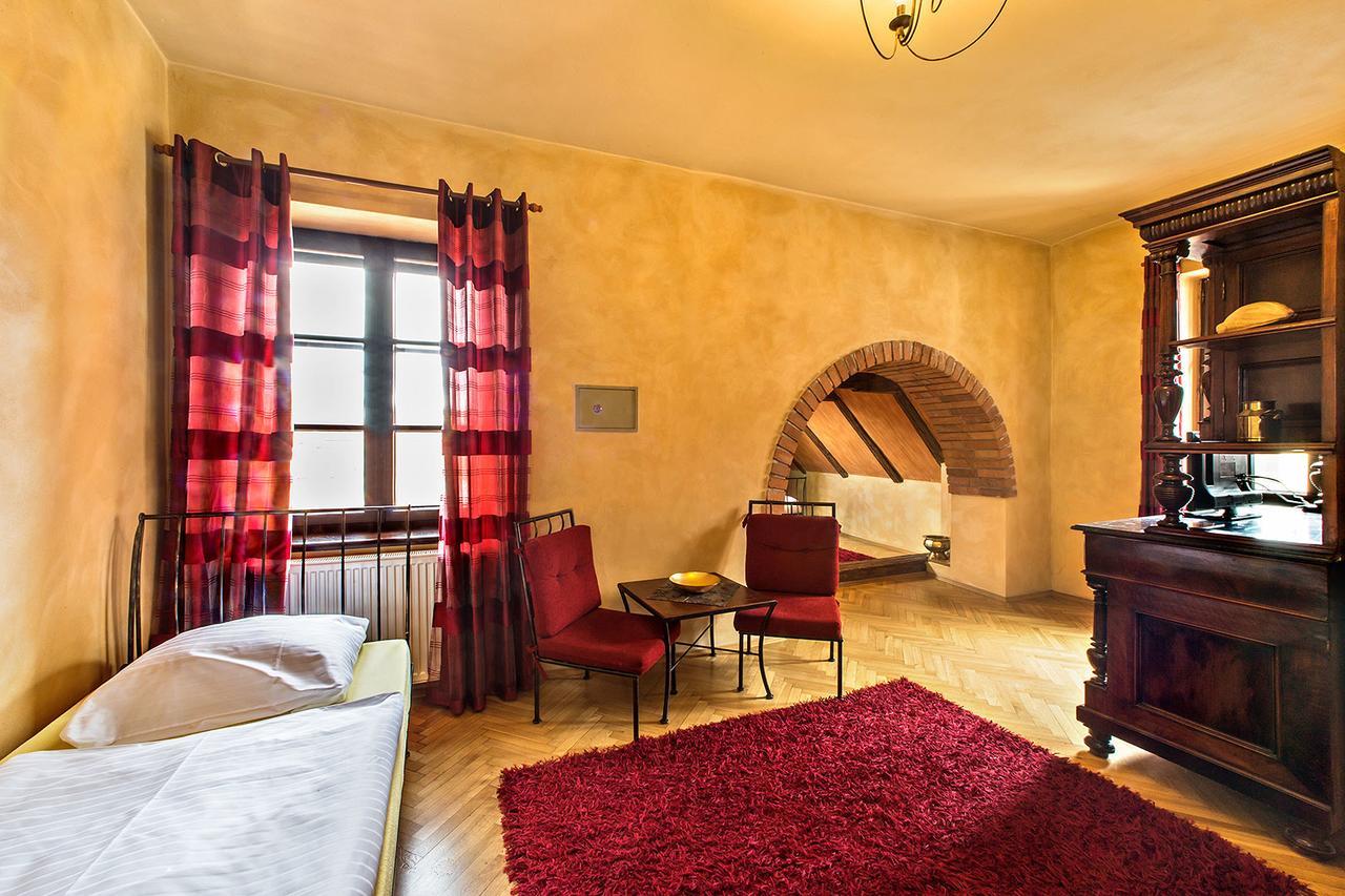 Arcadie Hotel & Apartments Cesky Krumlov Bagian luar foto