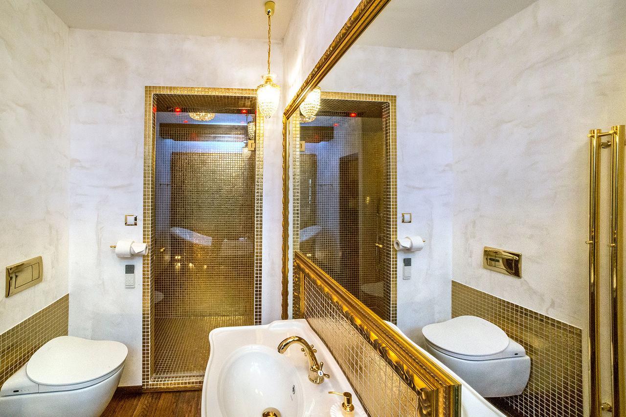 Arcadie Hotel & Apartments Cesky Krumlov Bagian luar foto