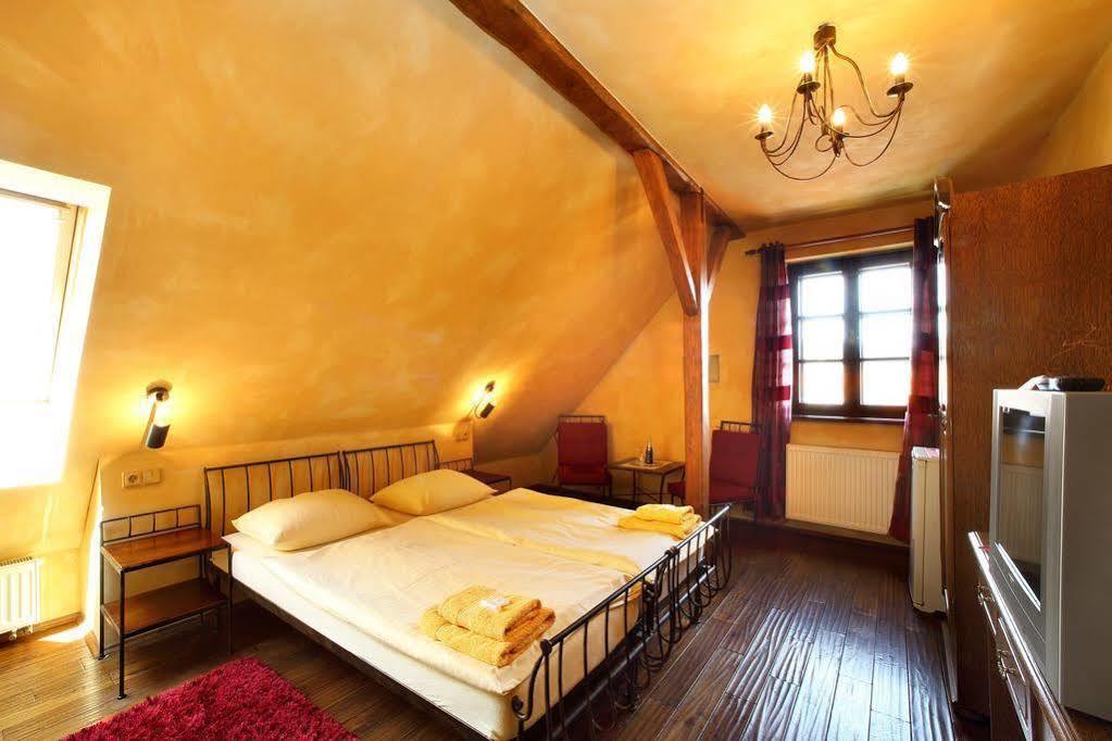 Arcadie Hotel & Apartments Cesky Krumlov Bagian luar foto