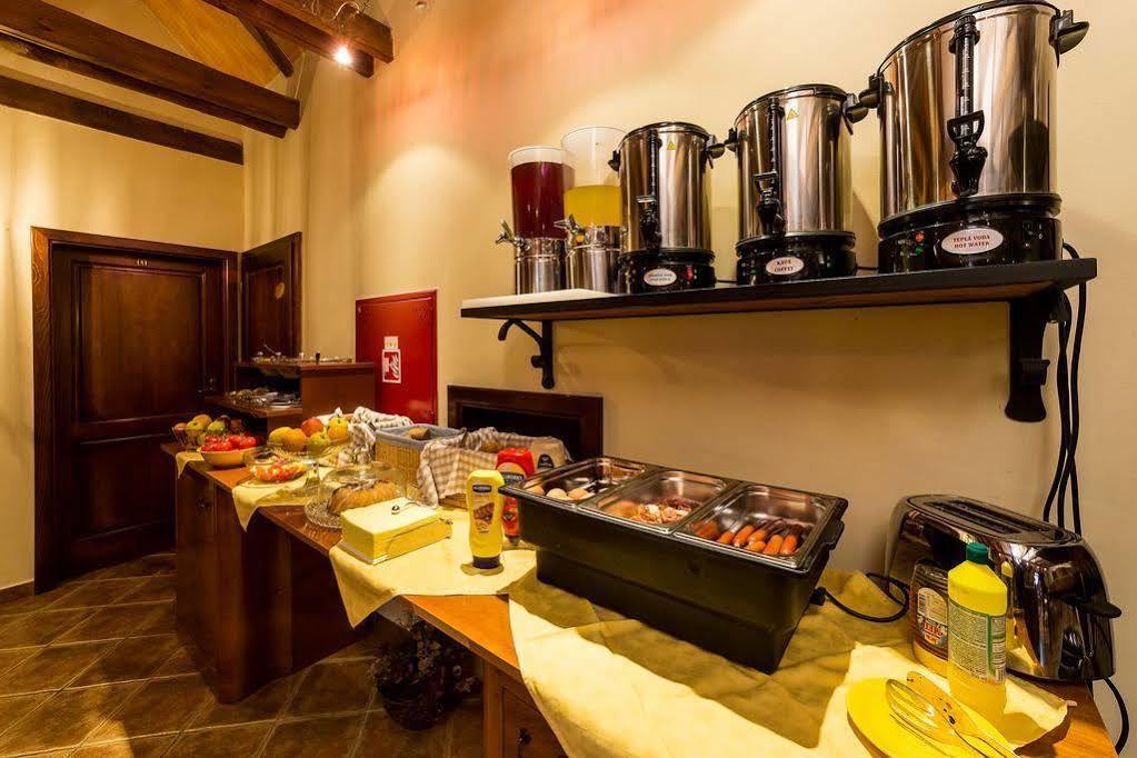 Arcadie Hotel & Apartments Cesky Krumlov Bagian luar foto