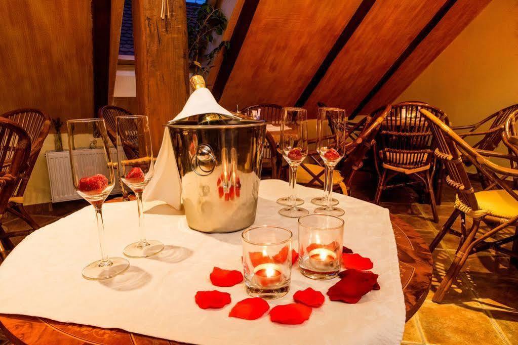 Arcadie Hotel & Apartments Cesky Krumlov Bagian luar foto